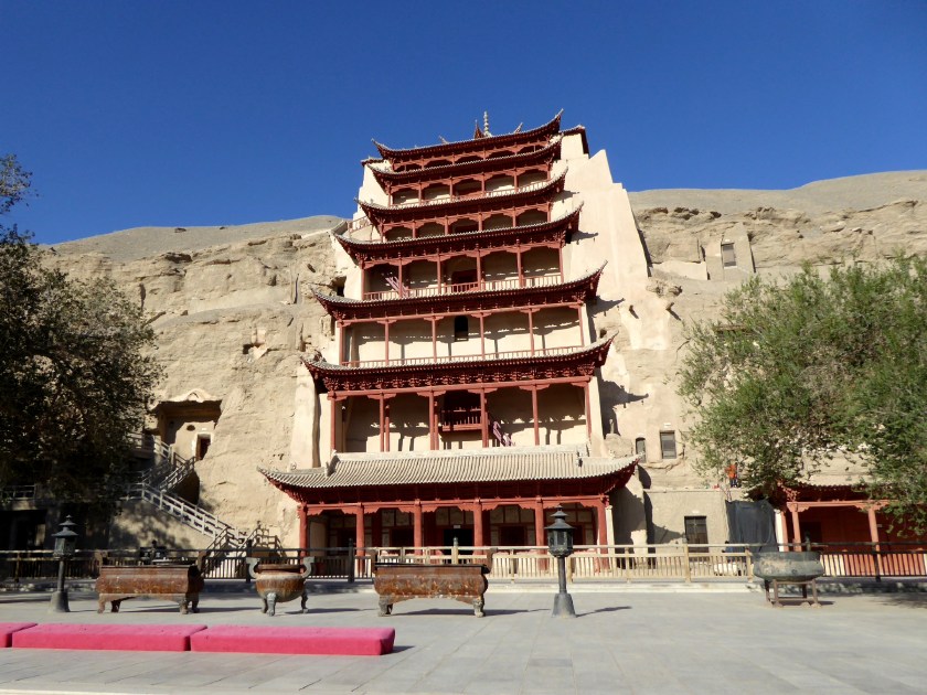 Mogao_Caves_Dunhuang_Gansu_China_敦煌_莫高窟_-_panoramio_(4)
